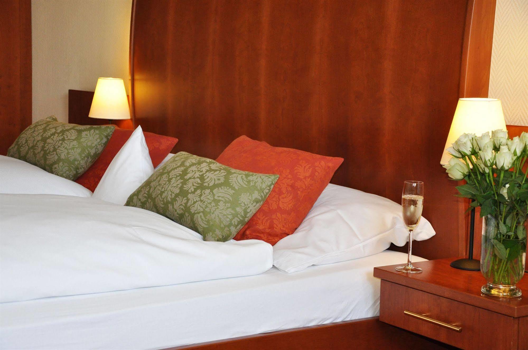 Hotel Zur Post New Style Garrel Extérieur photo